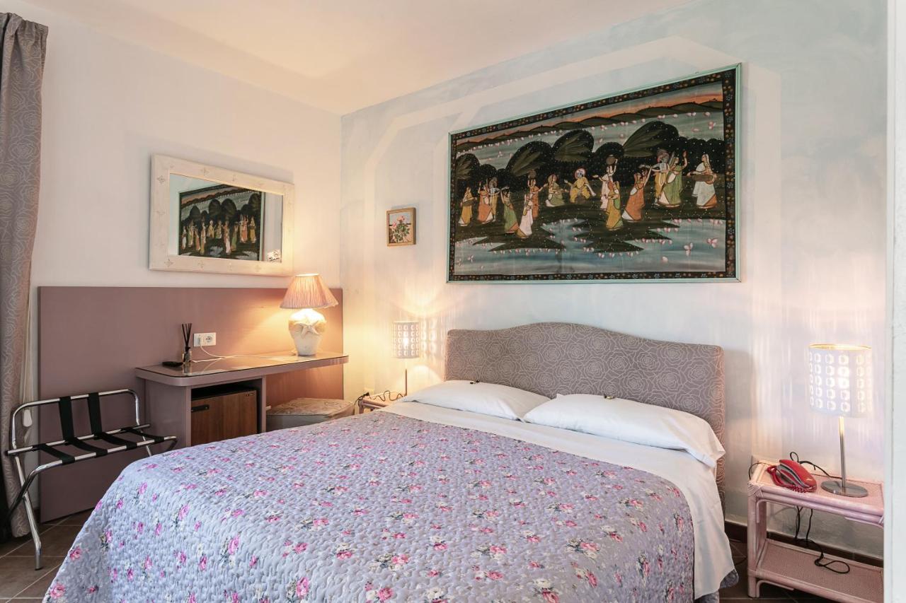 Hotel Stefania Boutique Hotel By The Beach Olbia Room photo